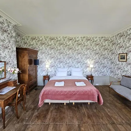 Domaine De La Briouse Nocleg ze śniadaniem 3*